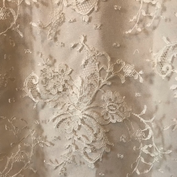 Amy Kuschel ‘Lauryn’ Wedding Dress. - Picture 4 of 6